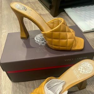 Vince Camuto Heelz